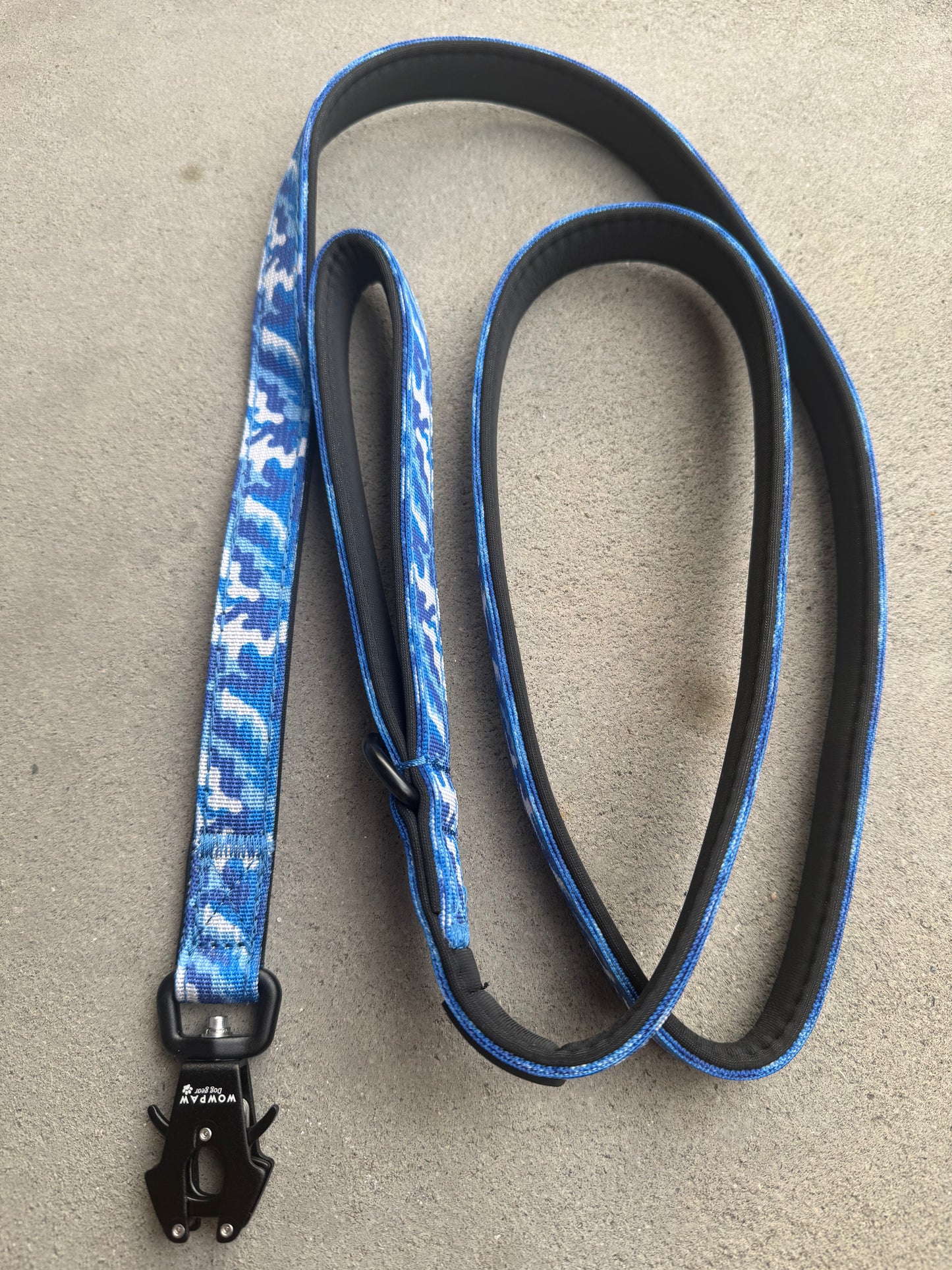 Taktische Hundeleine ULTRA LIGHT XXS Blau Camouflage – 1,5 m mit Mini-Froschkarabiner