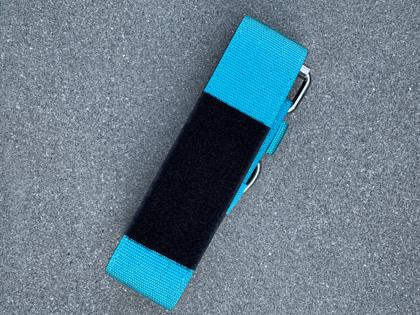 Hochwertiges Basic Hundehalsband Blau mit Patch Größe S