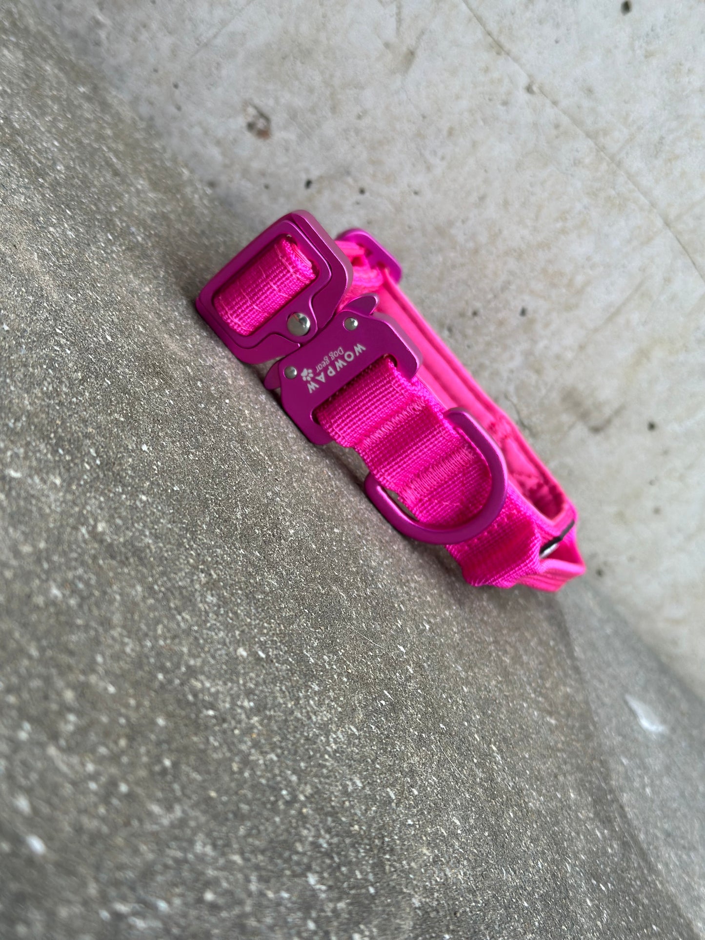 Wysokiej jakości taktyczna obroża dla psa XS 2,5 cm Magenta Edition