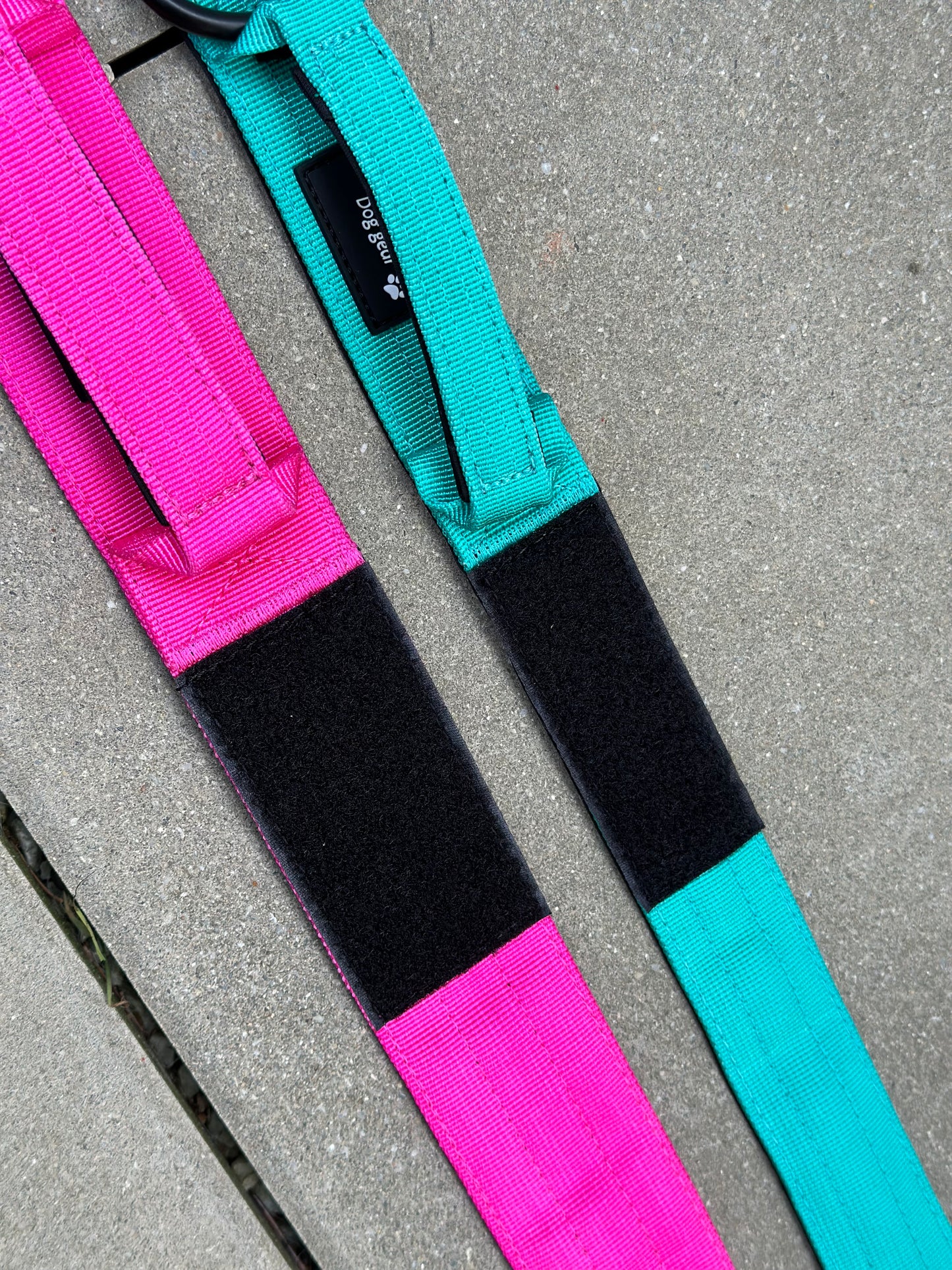 Naszywka taktyczna na kołnierz w kolorze turkusowym