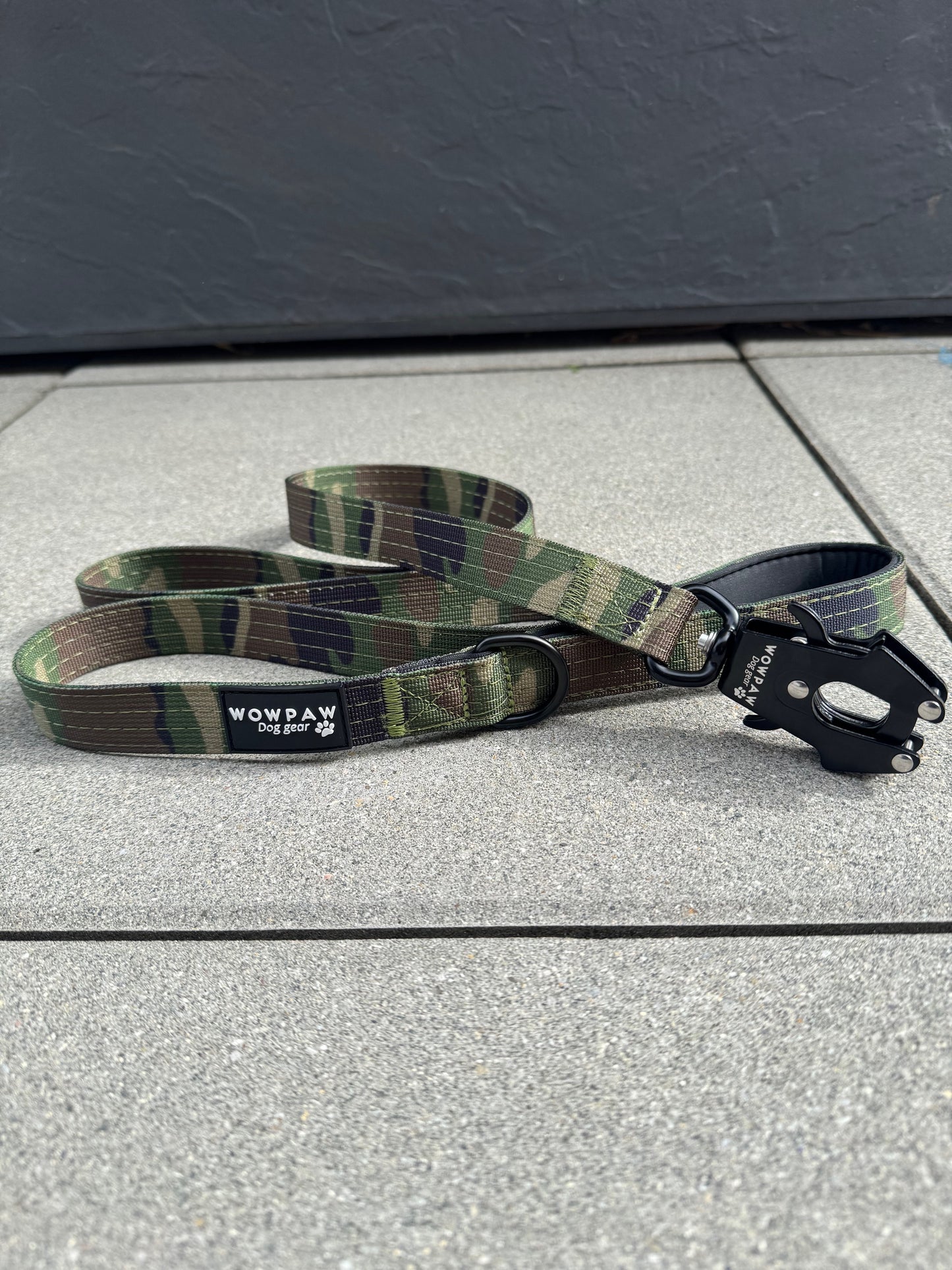 Taktische Hundeleine mit Froschkarabiner Länge 1,5m Army Green Camouflage