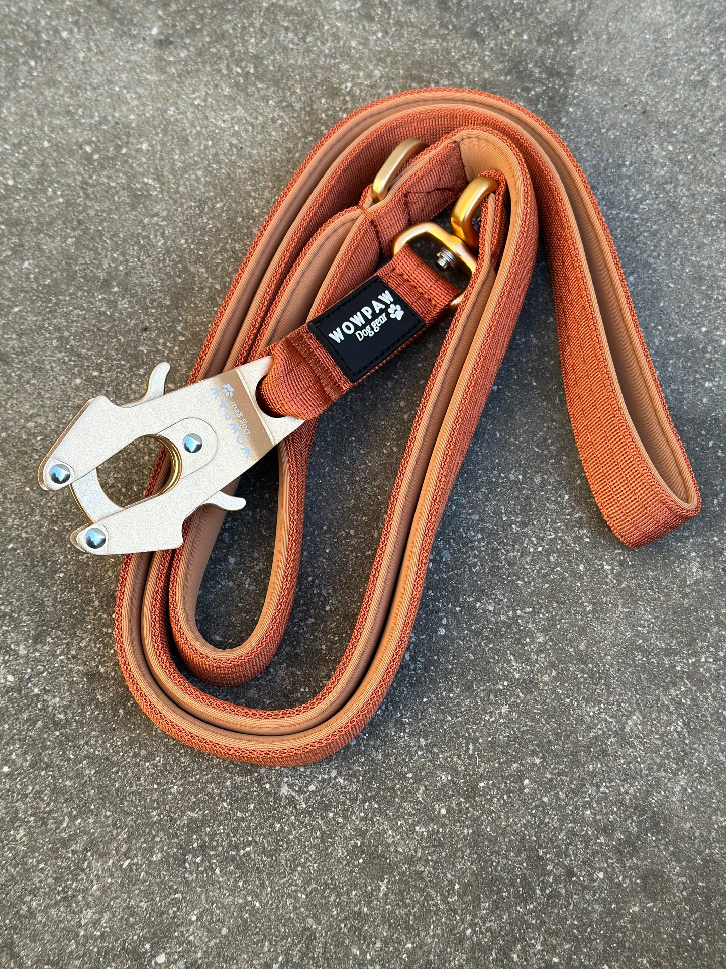 Smycz taktyczna dla psa miedziana edycja obracana o 360° długość 1,8m