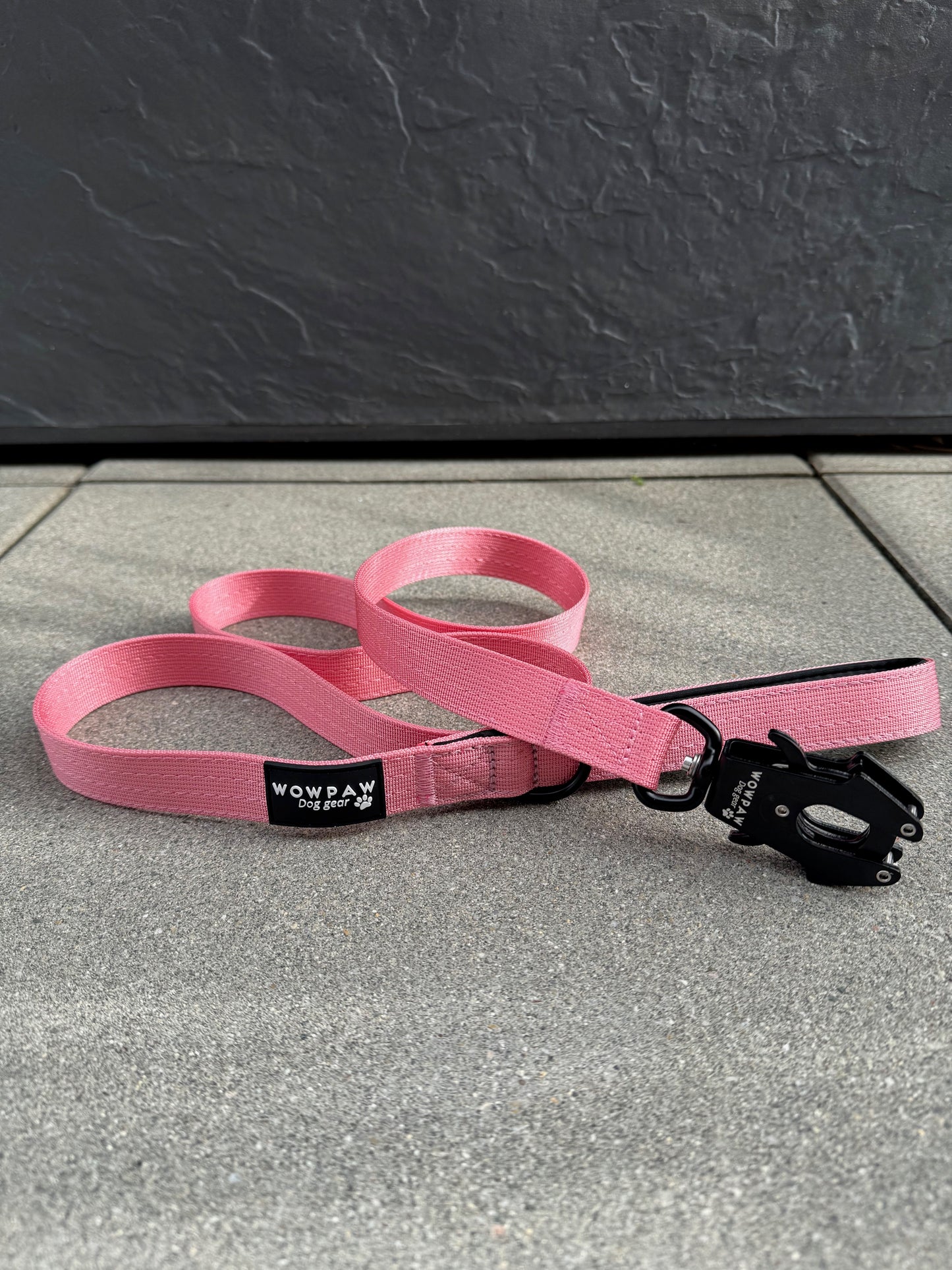 Taktische Hundeleine mit Froschkarabiner Länge 1,5m Rosa