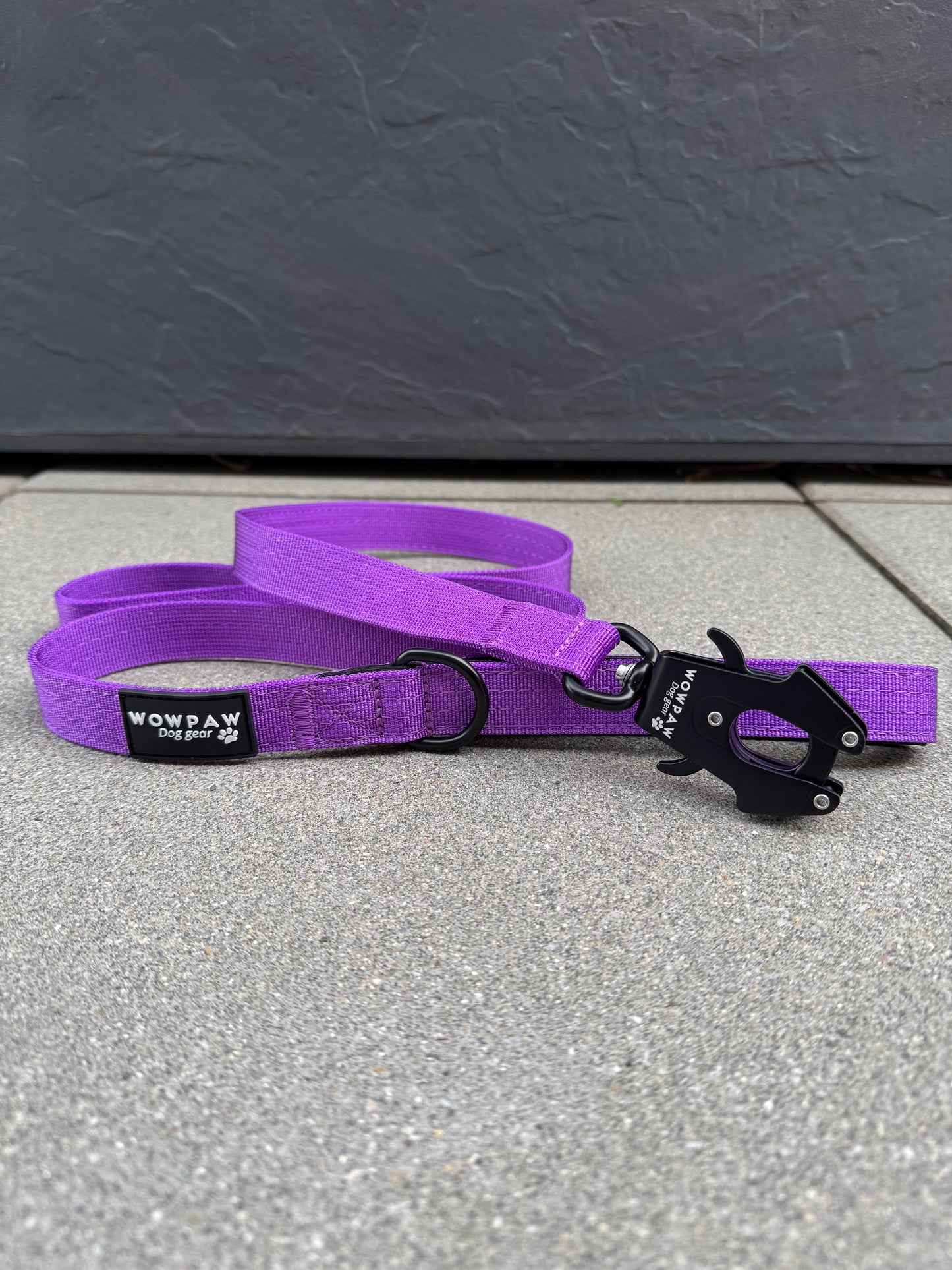 Taktische Hundeleine mit Froschkarabiner Länge 1,5m Dunkellila