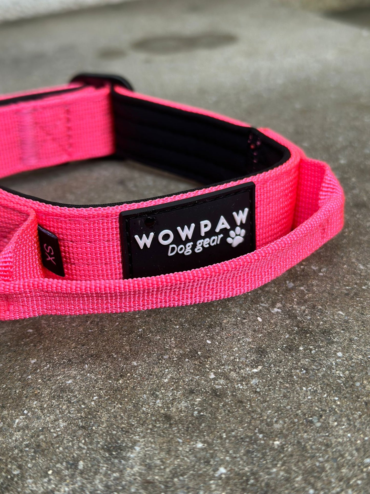 Wysokiej jakości taktyczna obroża dla psa XS 2,5cm Neonowy róż