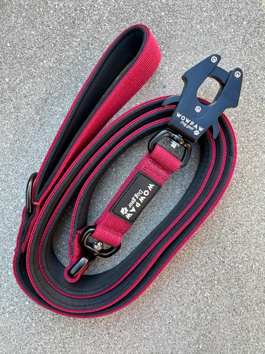 Taktische Hundeleine mit Froschkarabiner 360° drehbar Länge 1,8m Burgund