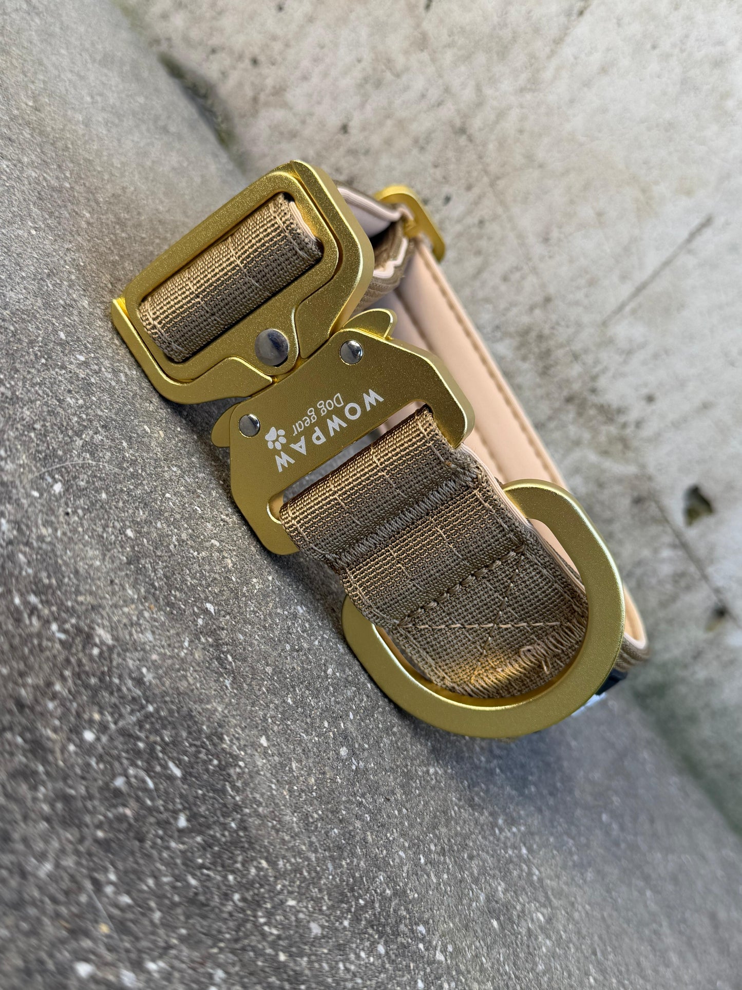 Wysokiej jakości taktyczna obroża dla psa 3,8 cm ULTRA LEKKA Edycja liliowa Rozmiar S bez uchwytu