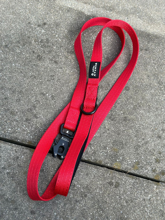 Taktische Hundeleine ULTRA LIGHT SOFTLINE XXS Rot – 1,5 m mit Mini-Froschkarabiner
