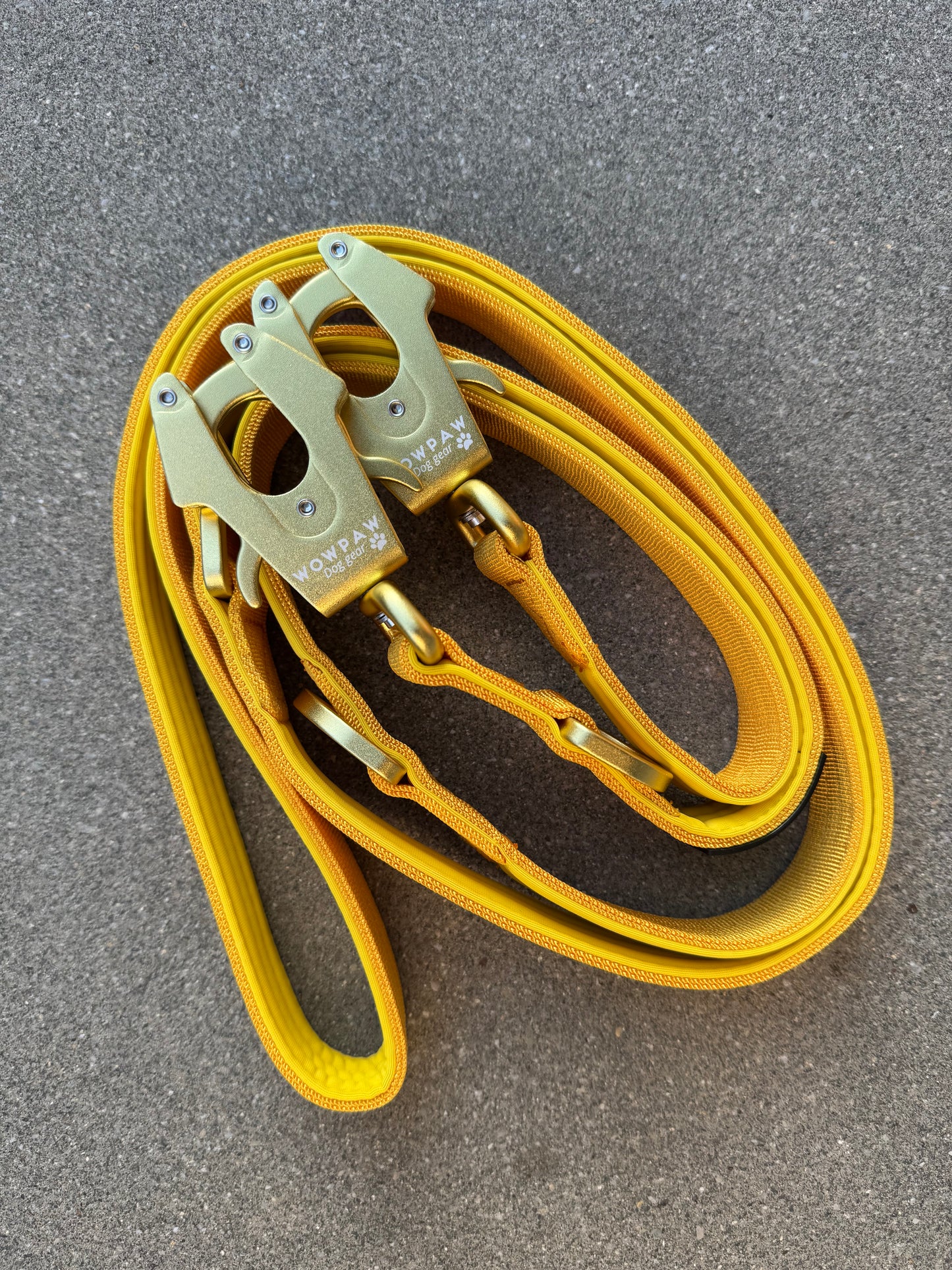 Guinzaglio tattico per cani con moschettone a rana, girevole a 360°, lunghezza 1,8 m, viola scuro