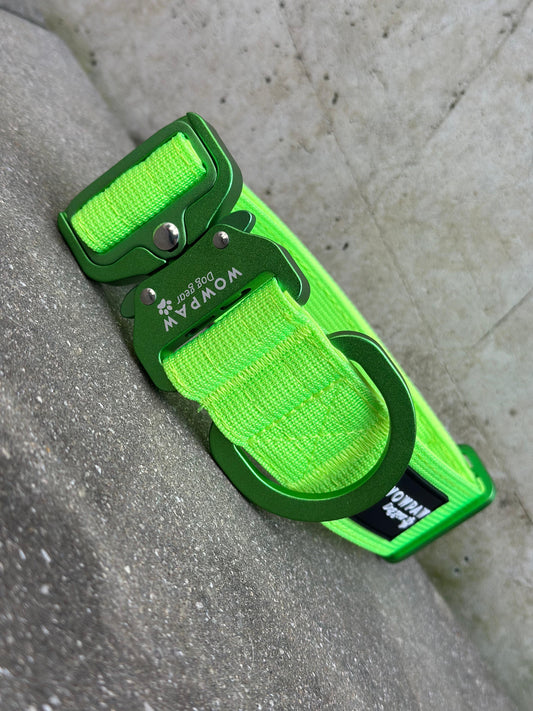 Hochwertiges taktisches Hundehalsband 3,8cm ULTRA LIGHT Neongrün Edition Größe M ohne Griff