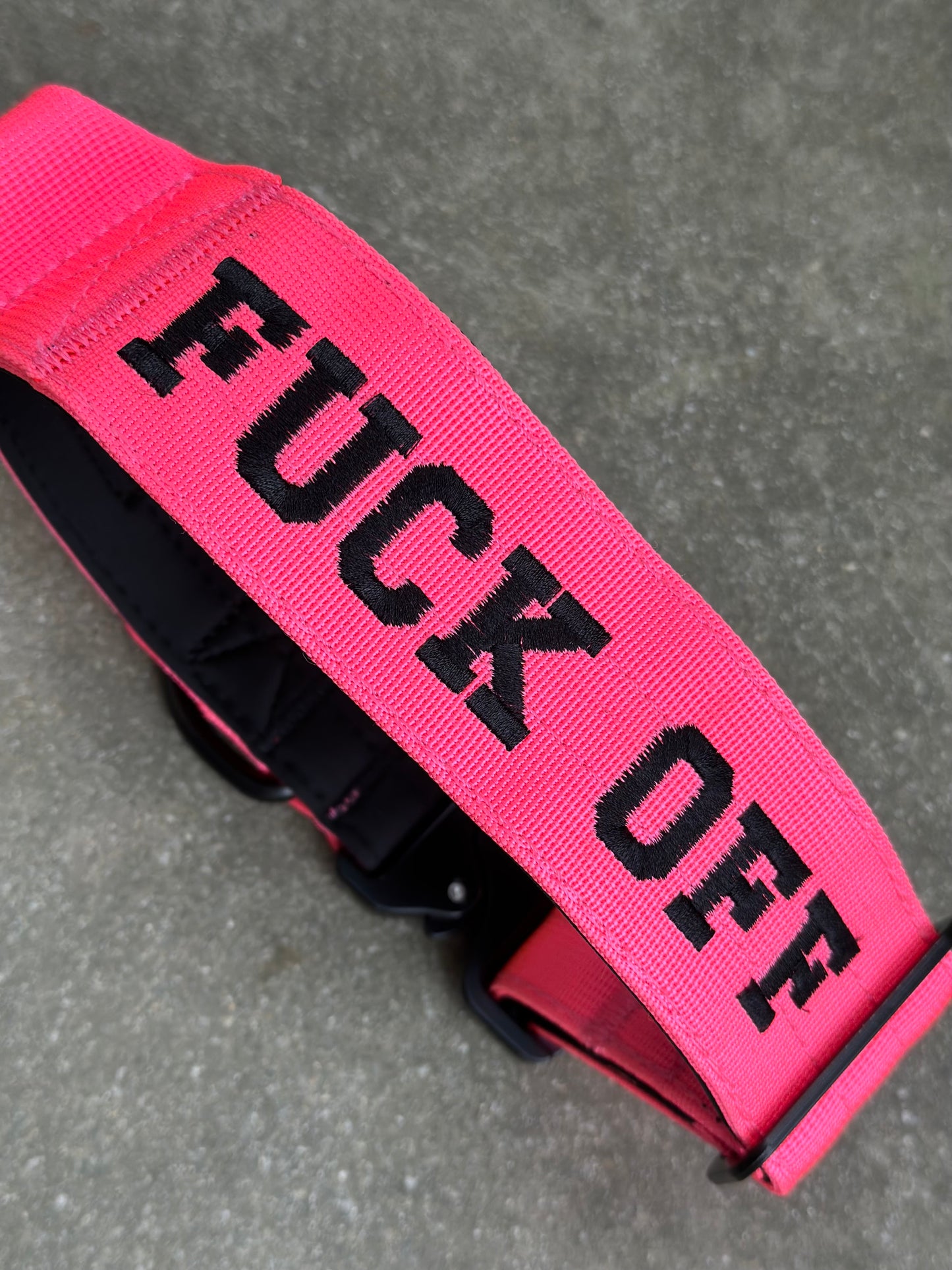Collare per cani tattico Neon Pink S ricamato