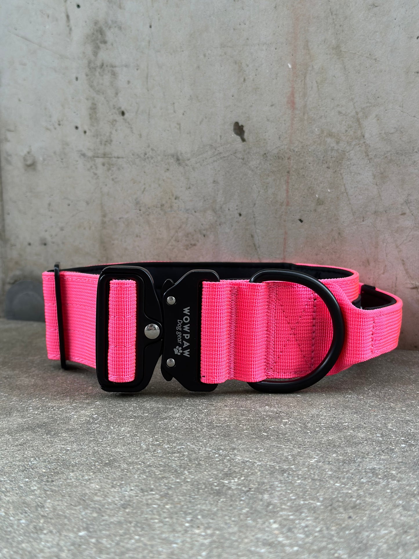 Collare per cani tattico Neon Pink S ricamato