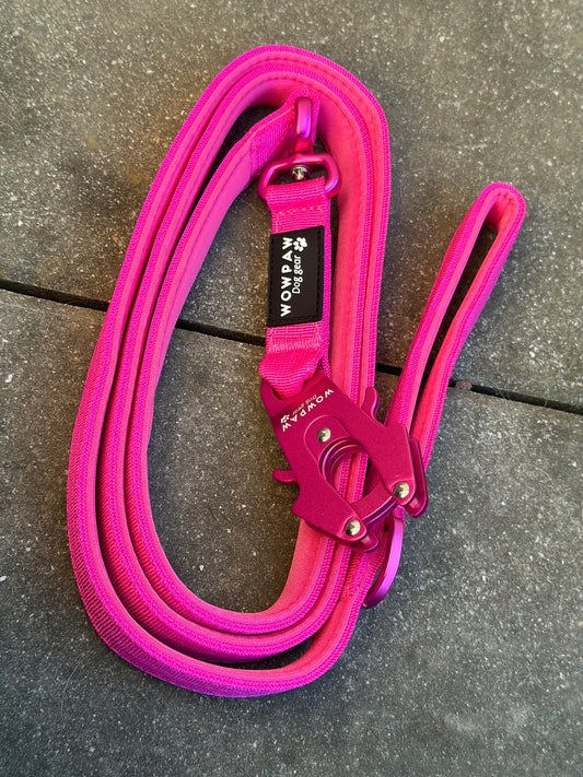 Smycz taktyczna dla psa ULTRA LIGHT Magenta Edition obracana o 360°, długość 1,8 m