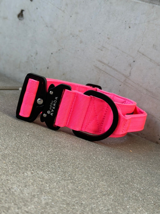 Wysokiej jakości taktyczna obroża dla psa 5cm ULTRA LIGHT Neon Pink Edition rozmiar M