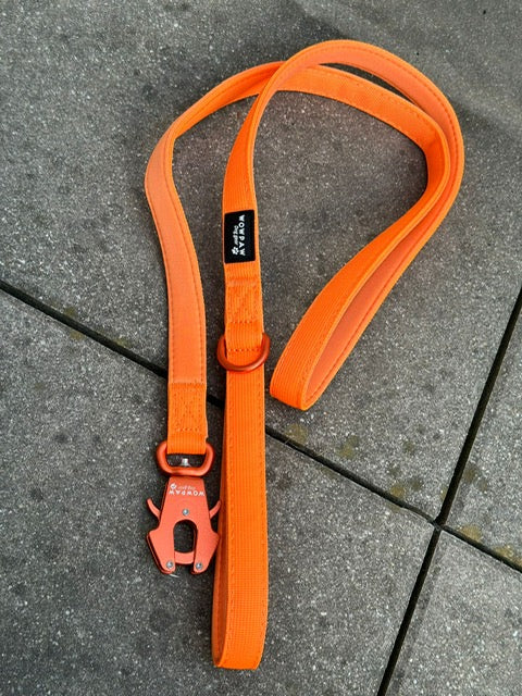 Smycz taktyczna dla psa ULTRA LIGHT Neon Orange Edition, długość 1,5m XS