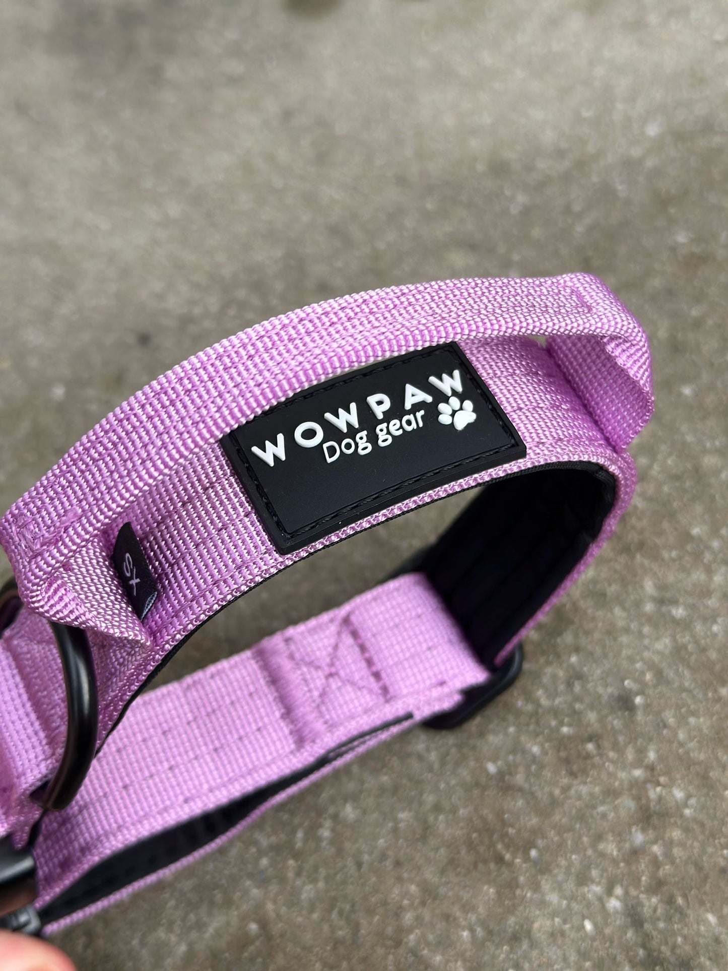 Wysokiej jakości taktyczna obroża dla psa XS 2,5 cm jasnofioletowa